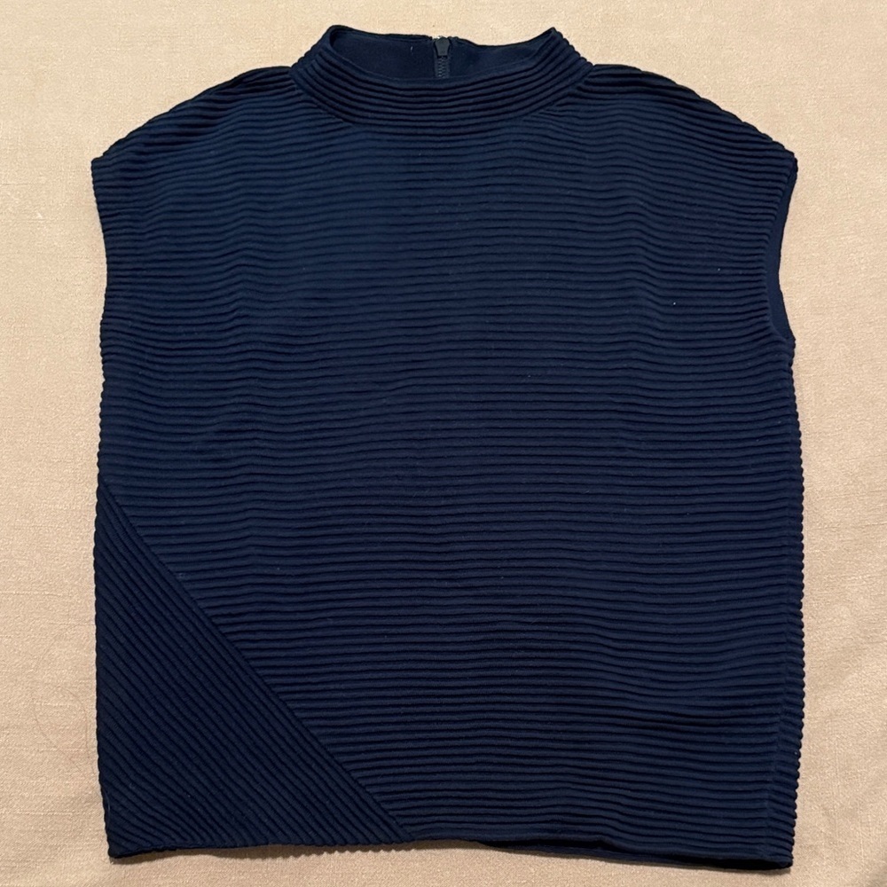 Akris Punto Black Sleeveless Top